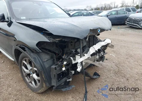 2021 BMW X3 xDrive30I z USA, uszkodzony, nr VIN 5UXTY5C0XM9E39935